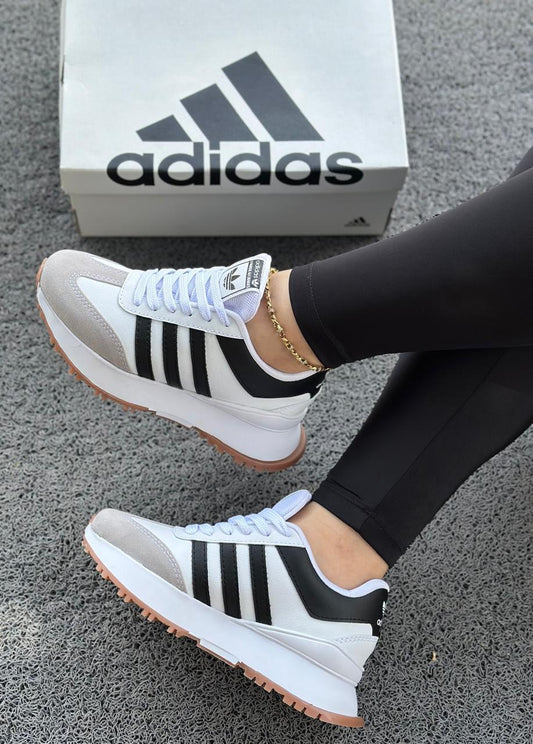 Zapatillas adidas – Estilo que Habla